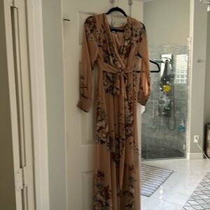 Beautiful dress worn 1 time to wedding